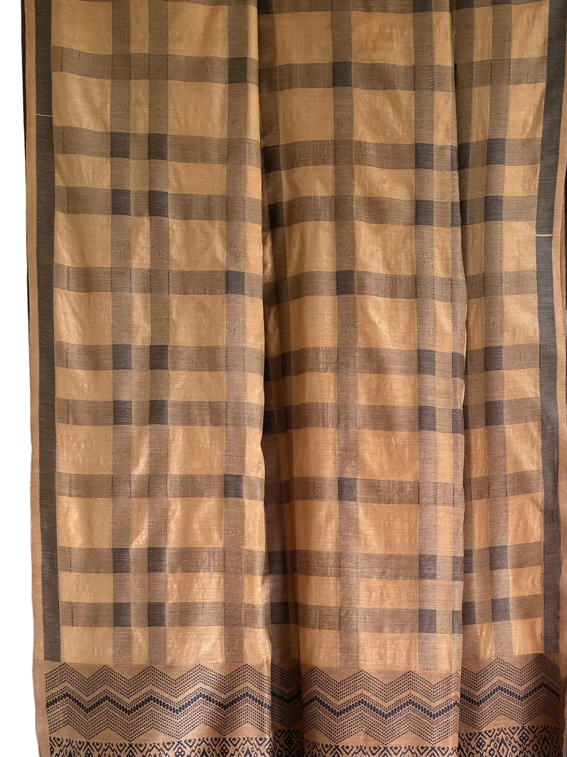 beige modern checks woven aariyaa saree