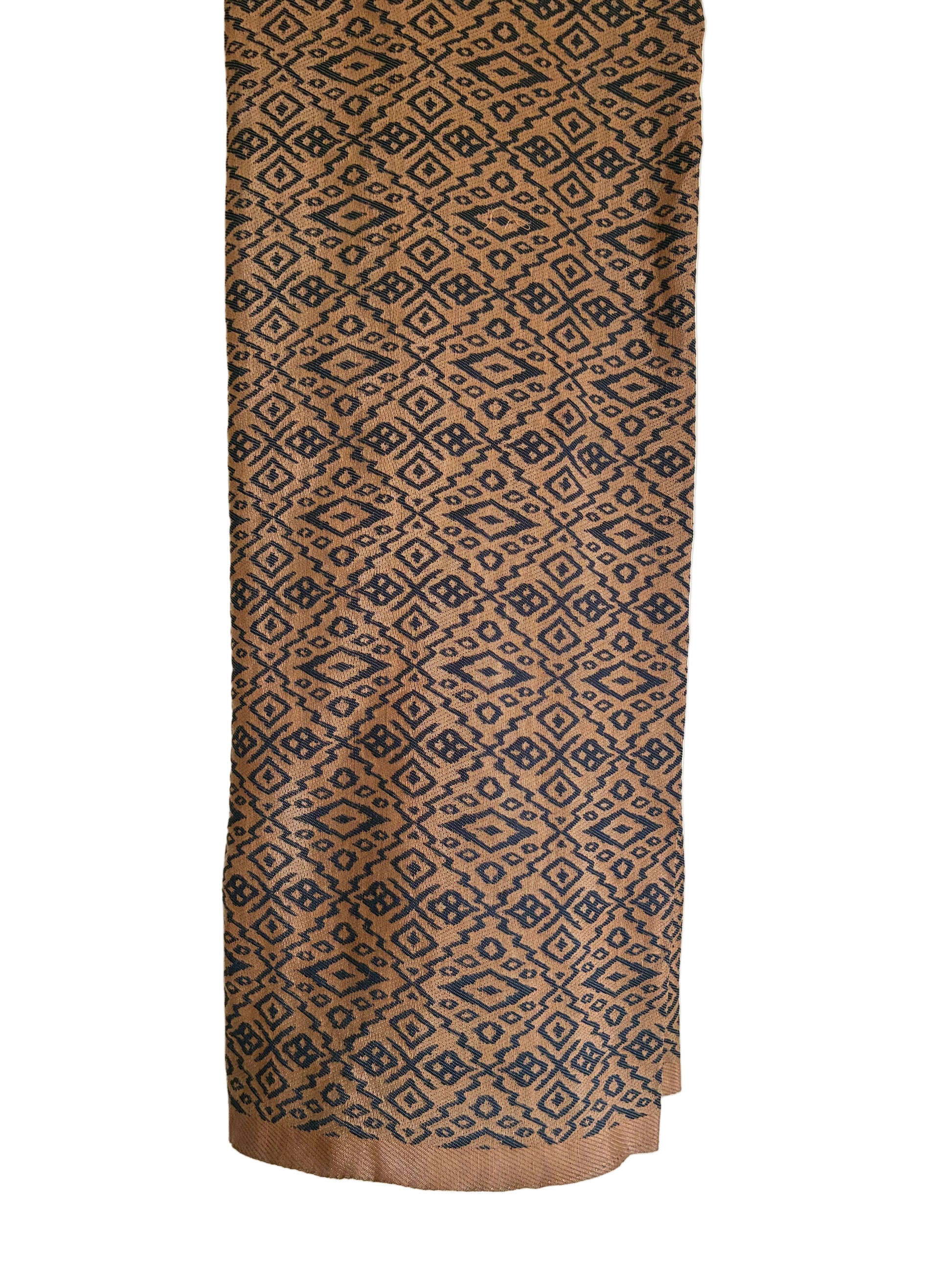 beige modern checks woven aariyaa saree