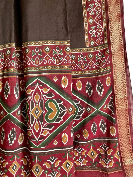 Cotton solid brown and red saree with zari borders