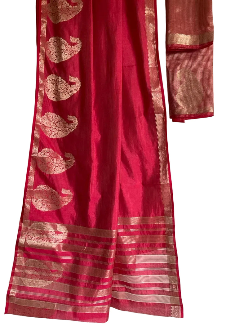 Red Soft Silk Aariyaa Saree with Golden Paisley Motifs & Zari Border