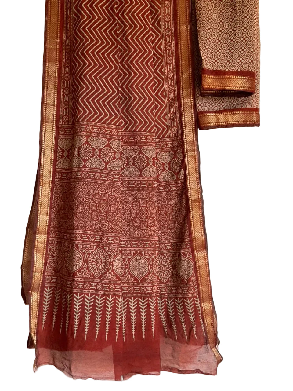 Brown Cotton Saree with Cream Chevron Print