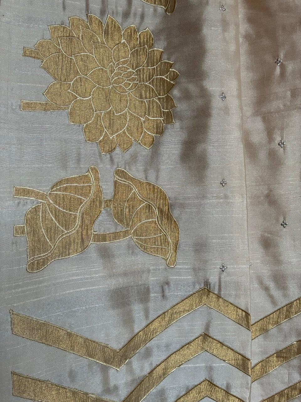 appliqué ivory white and gold aariyaa saree