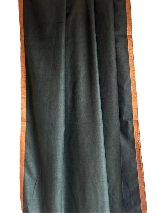 Solid Green Jute Cotton aariyaa Saree