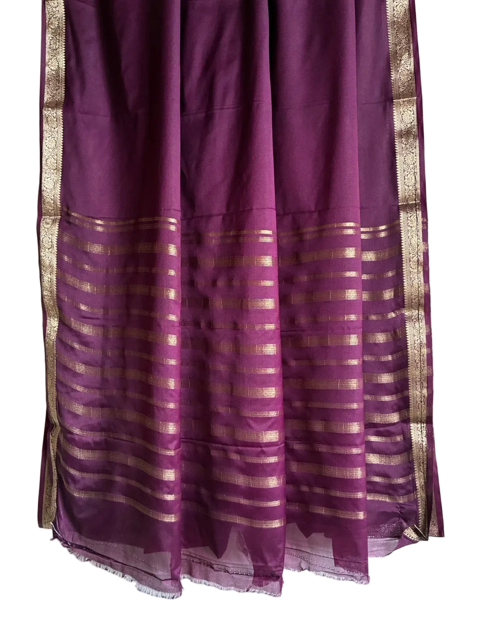Purple Crepe aariyaa Saree