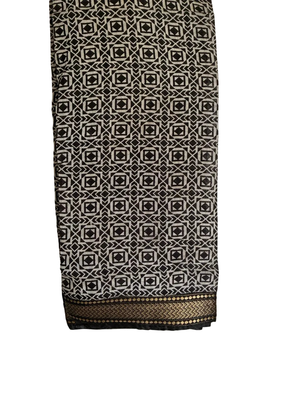 Maroon Soft Cotton aariyaa Saree