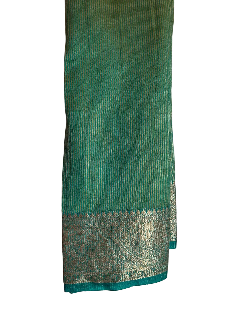 Unstitched matching blouse piece ideal for festive wear and family gatherings Aariyaa studio Bangalore