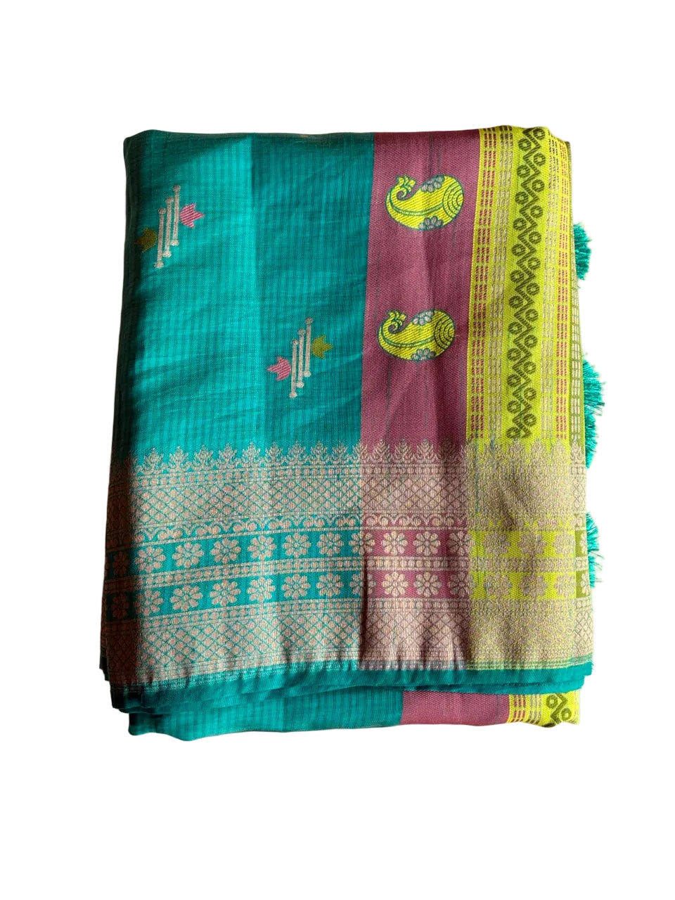 comfortable blue saree showcasing contrast pallu border detail
